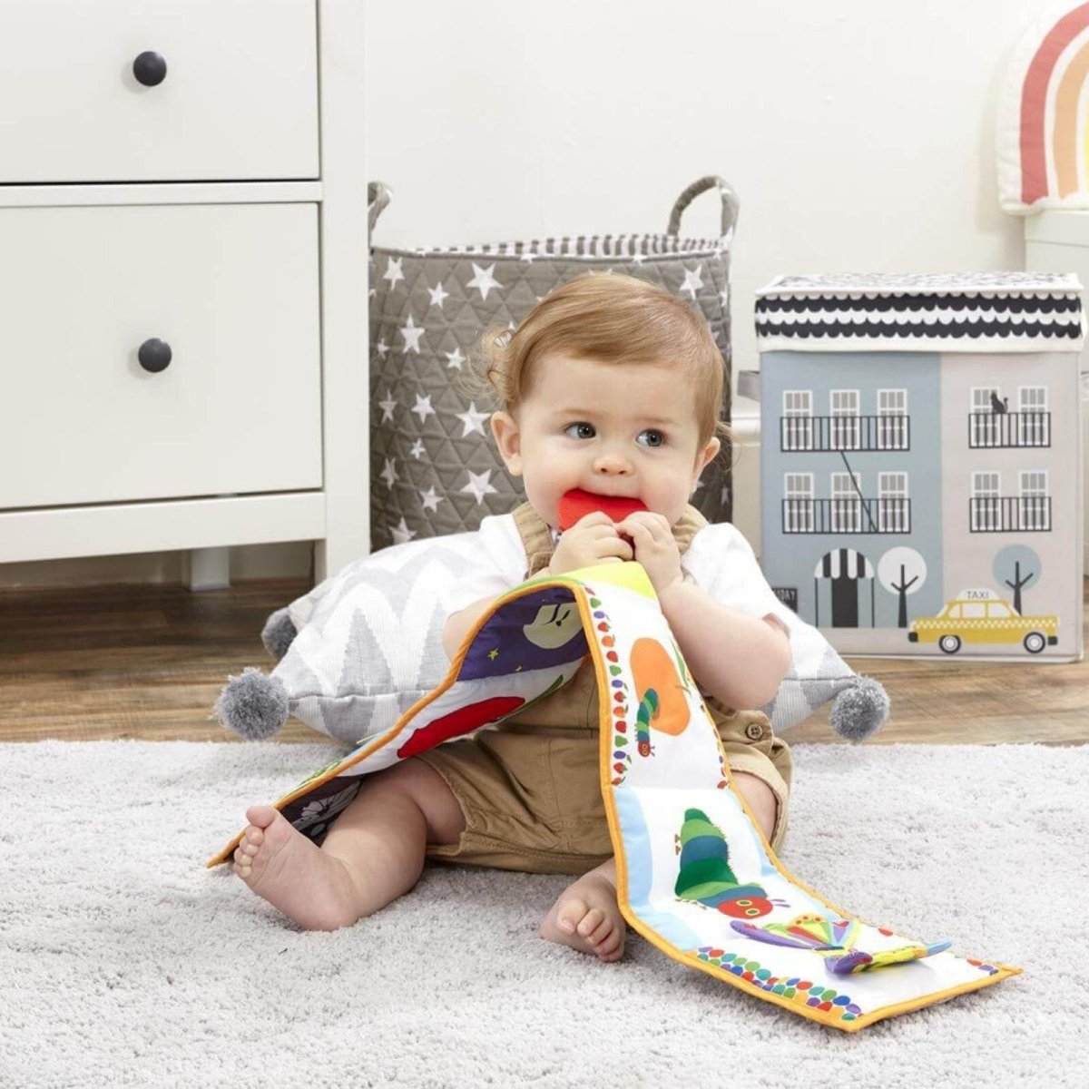 World Of Eric Carle Tiny & Very Hungry Caterpillar Unfold & Discover