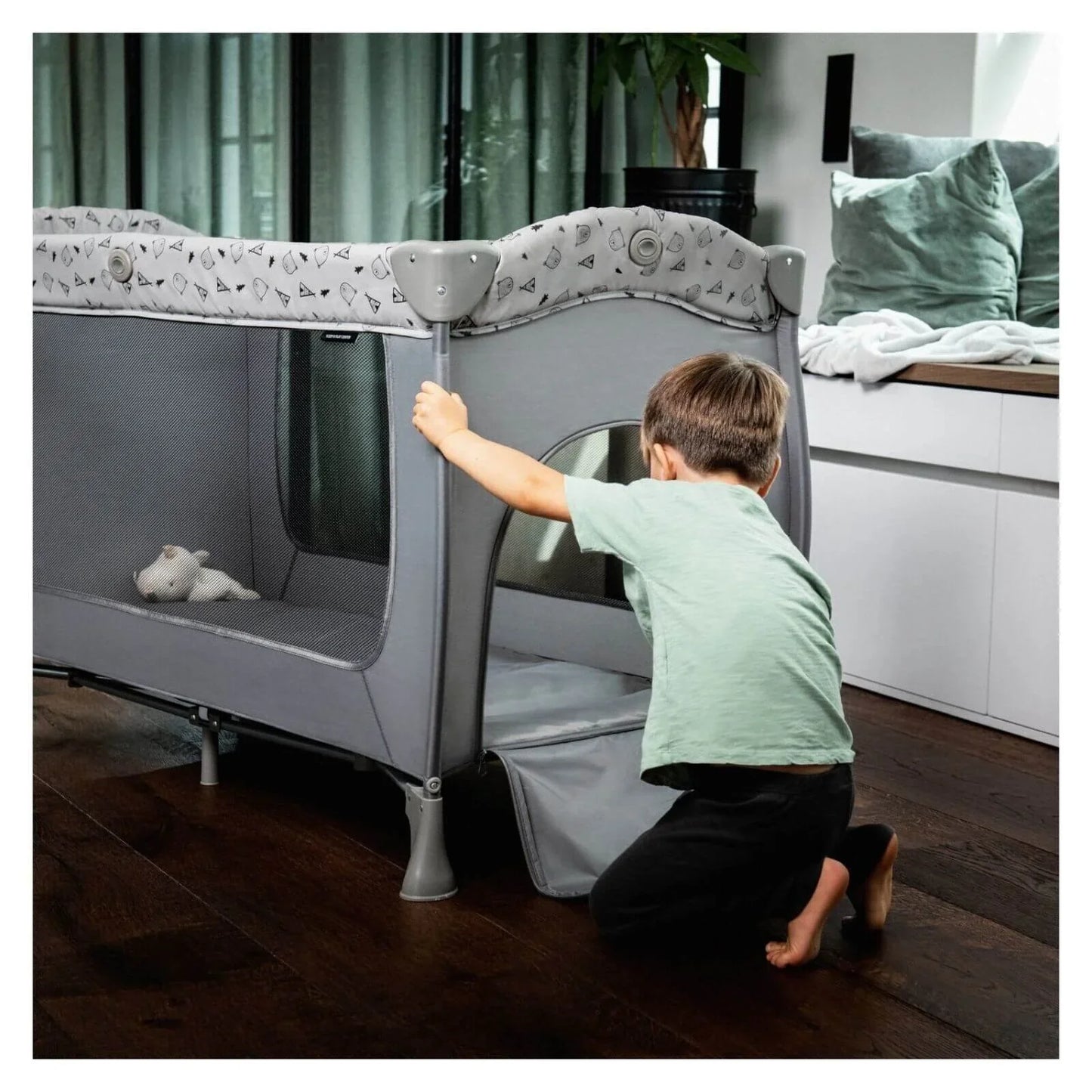 Outlet - Hauck Sleep N Play Center Bassinet Travel Cot & Playpen - Stars
