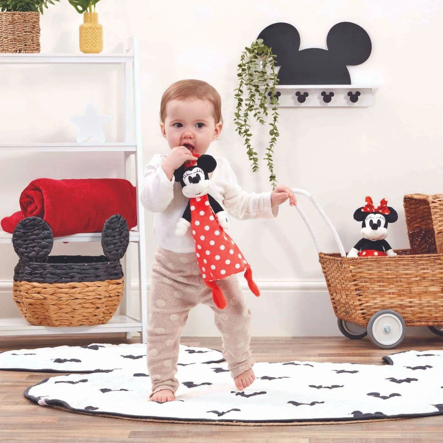 Disney Minnie Mouse & Friends Comfort Blanket