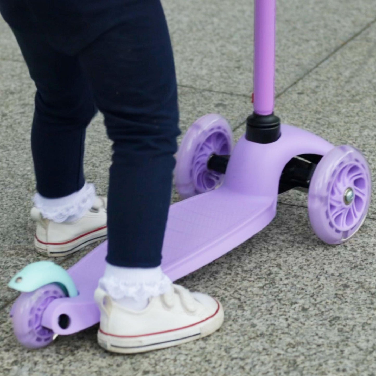 Lilac - Teeny 3 Wheel Scooter - mezetto