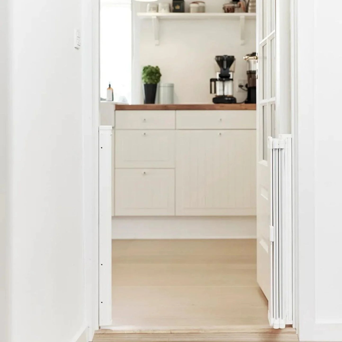 BabyDan Supreme Alma Autofoldable Safety Guard