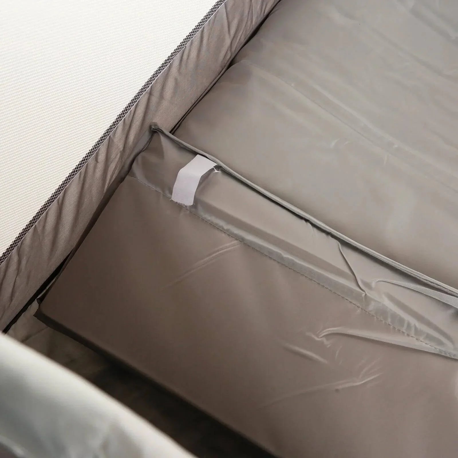 baby plus Eco Travel Cot - Grey - mezetto