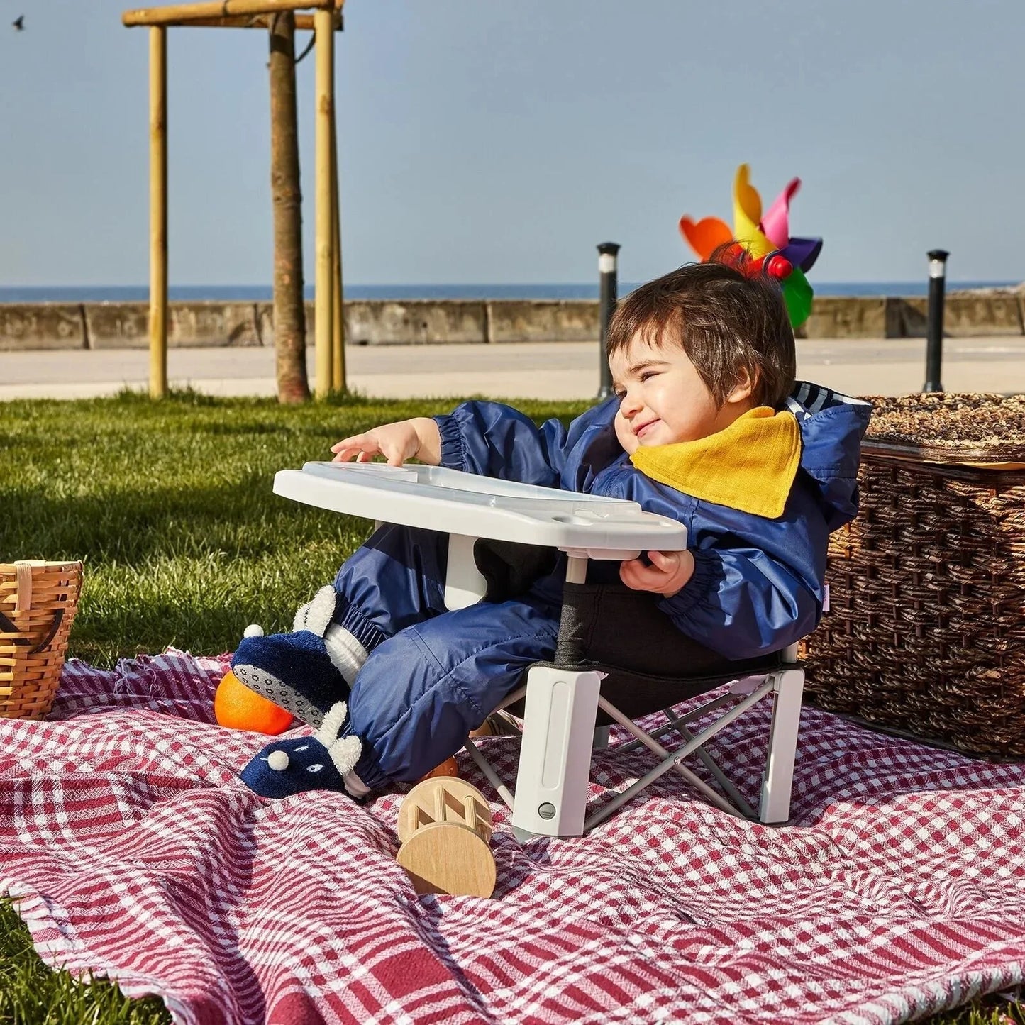 baby plus Picnic Booster Highchair - Dark Grey