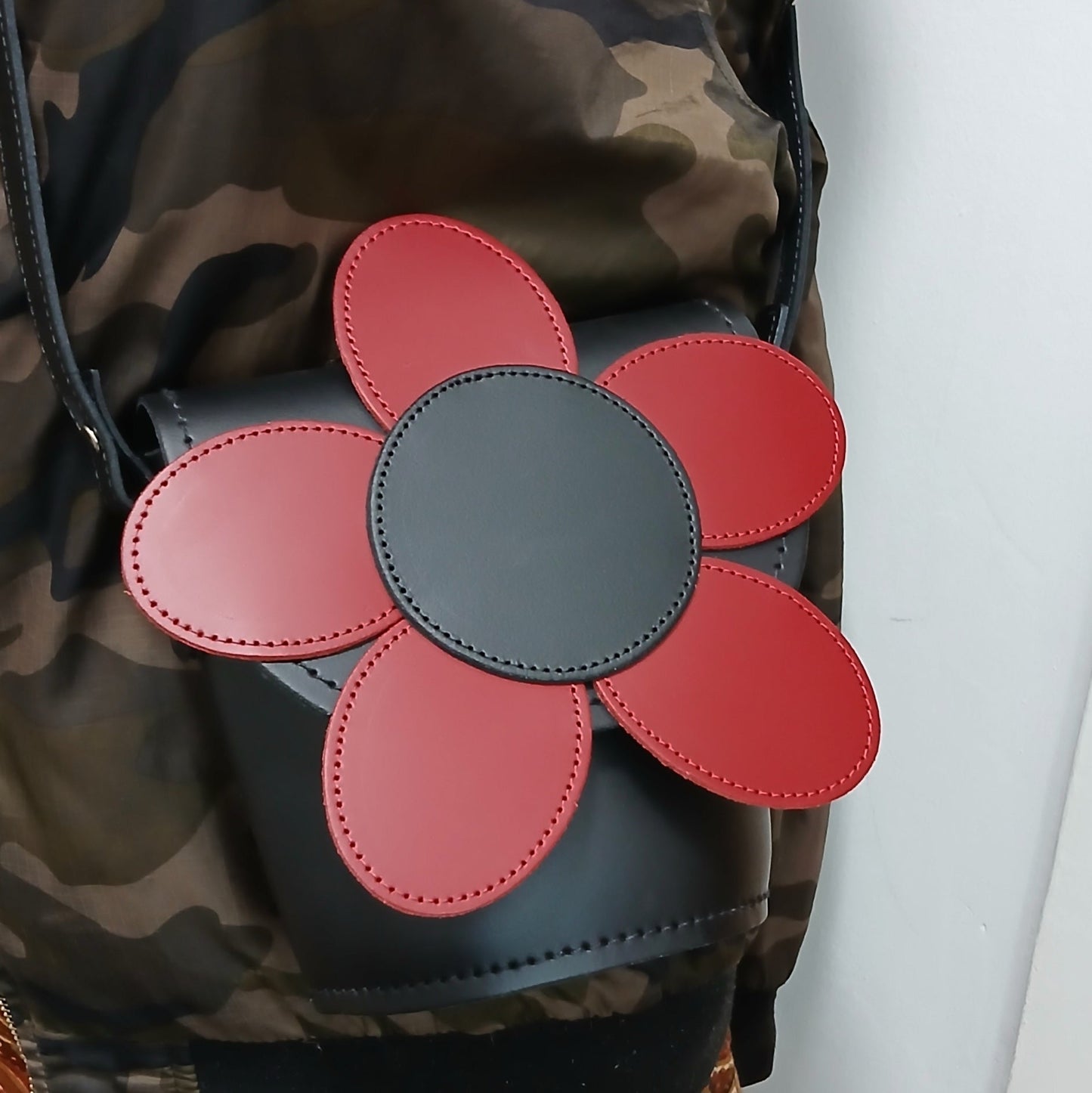 Handmade Leather Daisy Barrel Bag - Poppy - Red-2