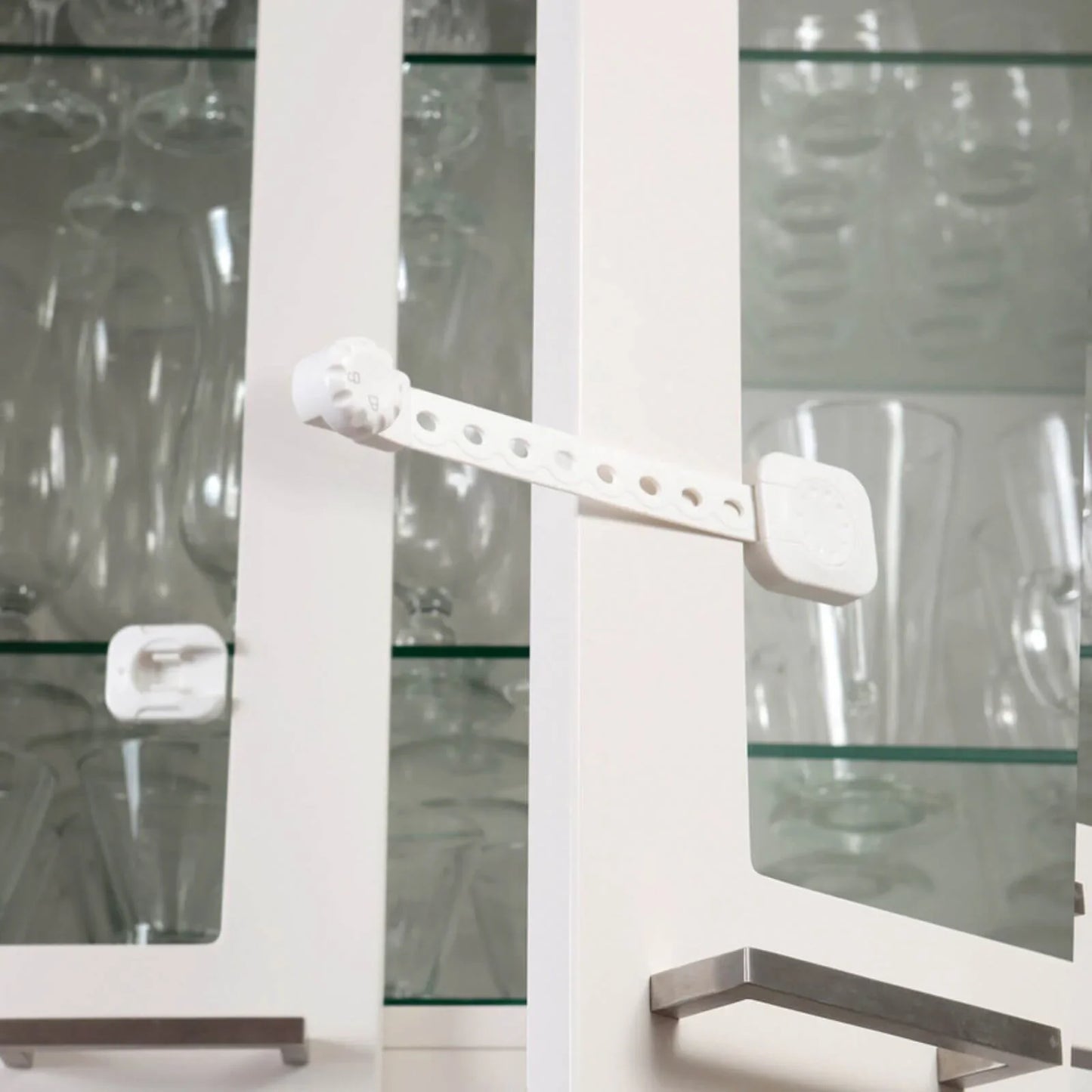 Dreambaby Twist N Lock Multi-Purpose Safety Latch Polybag Pack of 6 - White