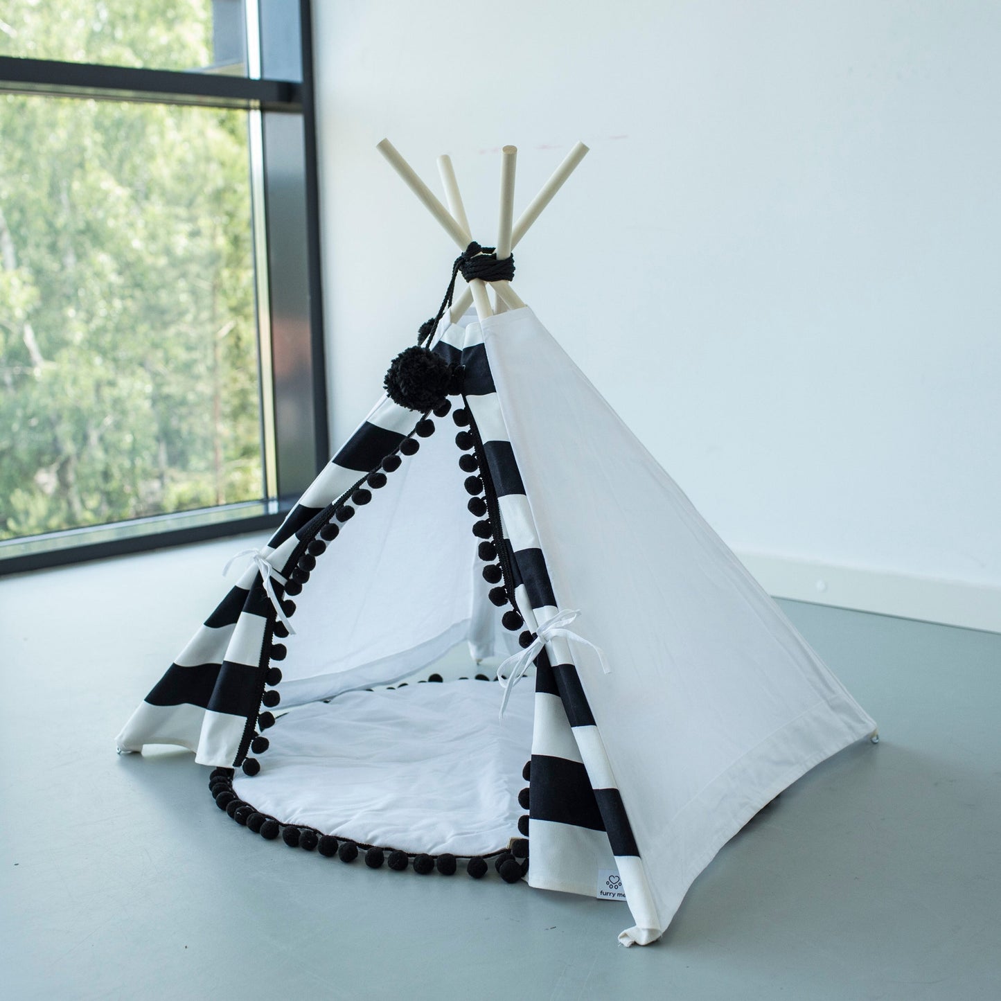 MINICAMP Teepee for Cats, Dogs & Rabbits in Black and White – Sizes XS, S, M, L