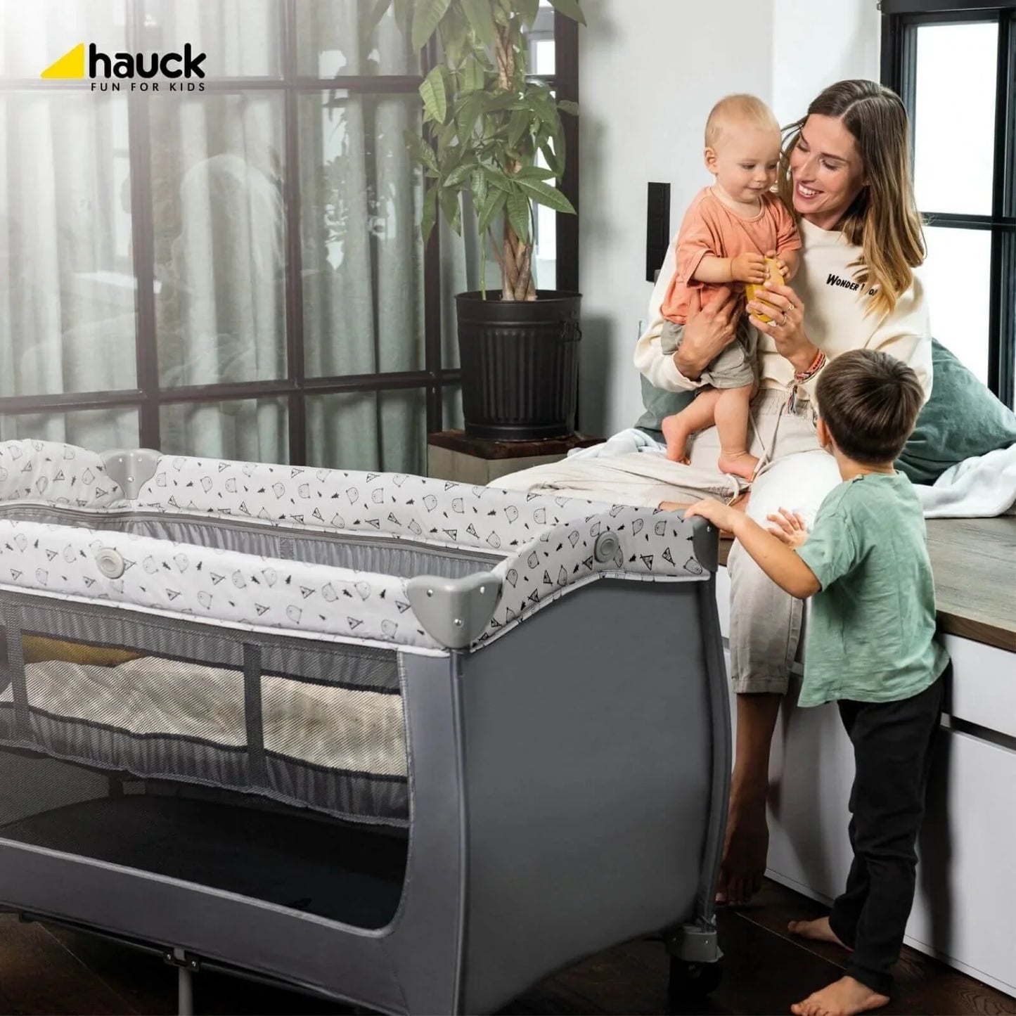 Outlet - Hauck Sleep N Play Center Bassinet Travel Cot & Playpen - Stars