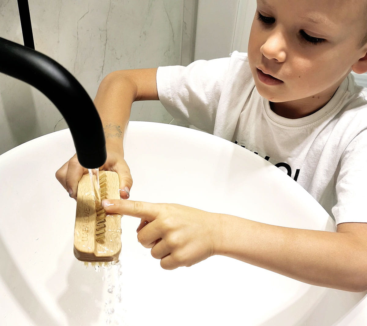 Nagelbürste aus Buchenholz