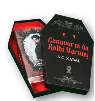 Canavarın da Kalbi Varmış (Kutulu - Ciltli) Vampir 1