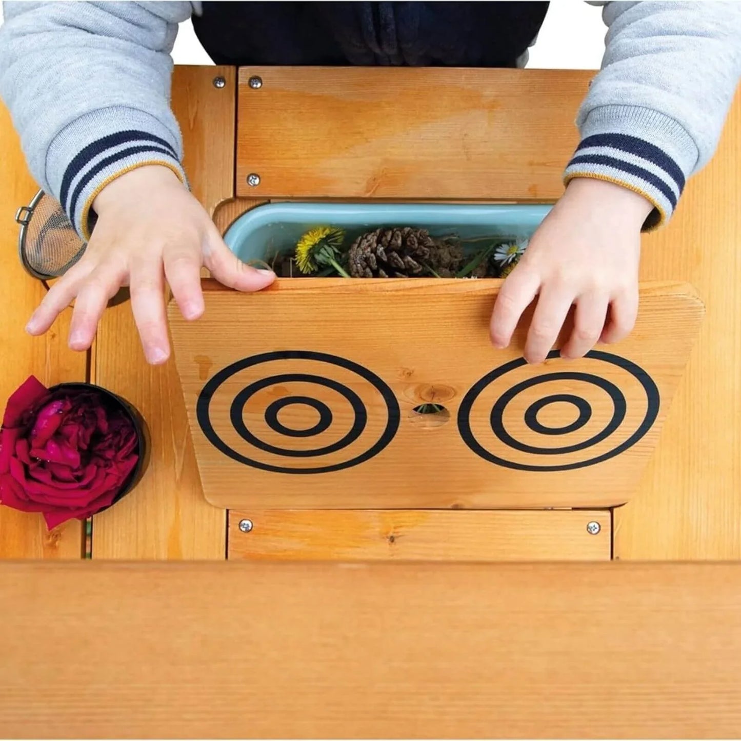 Janod Muddy Lab Outdoor Kitchen