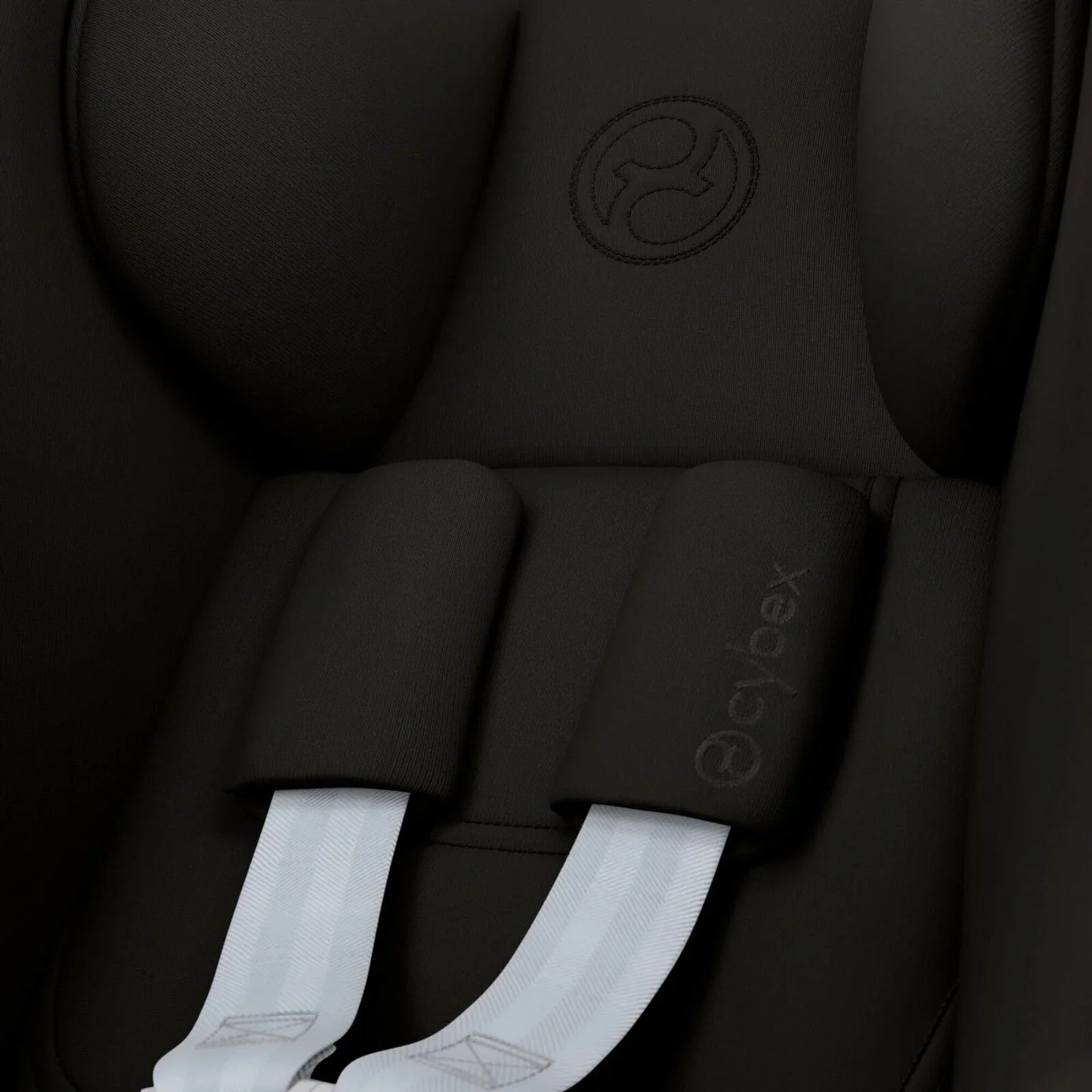 Cybex Cloud G i-Size Group 0+ Car Seat - Magic Black