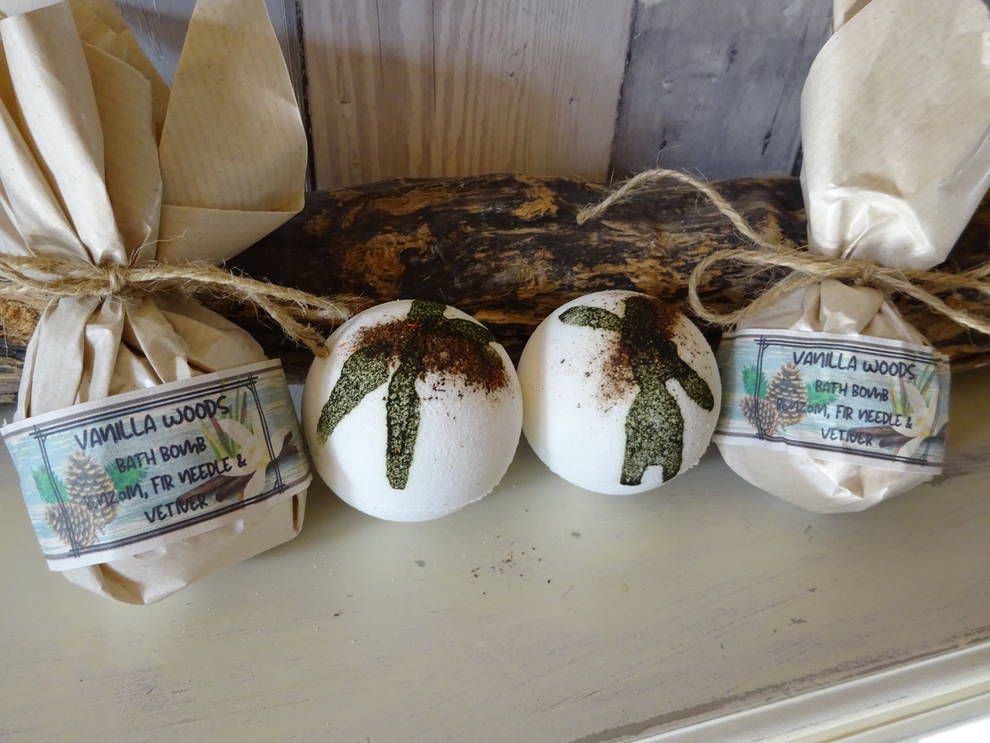 Aromatherapy Bath Bomb Vanilla Woods