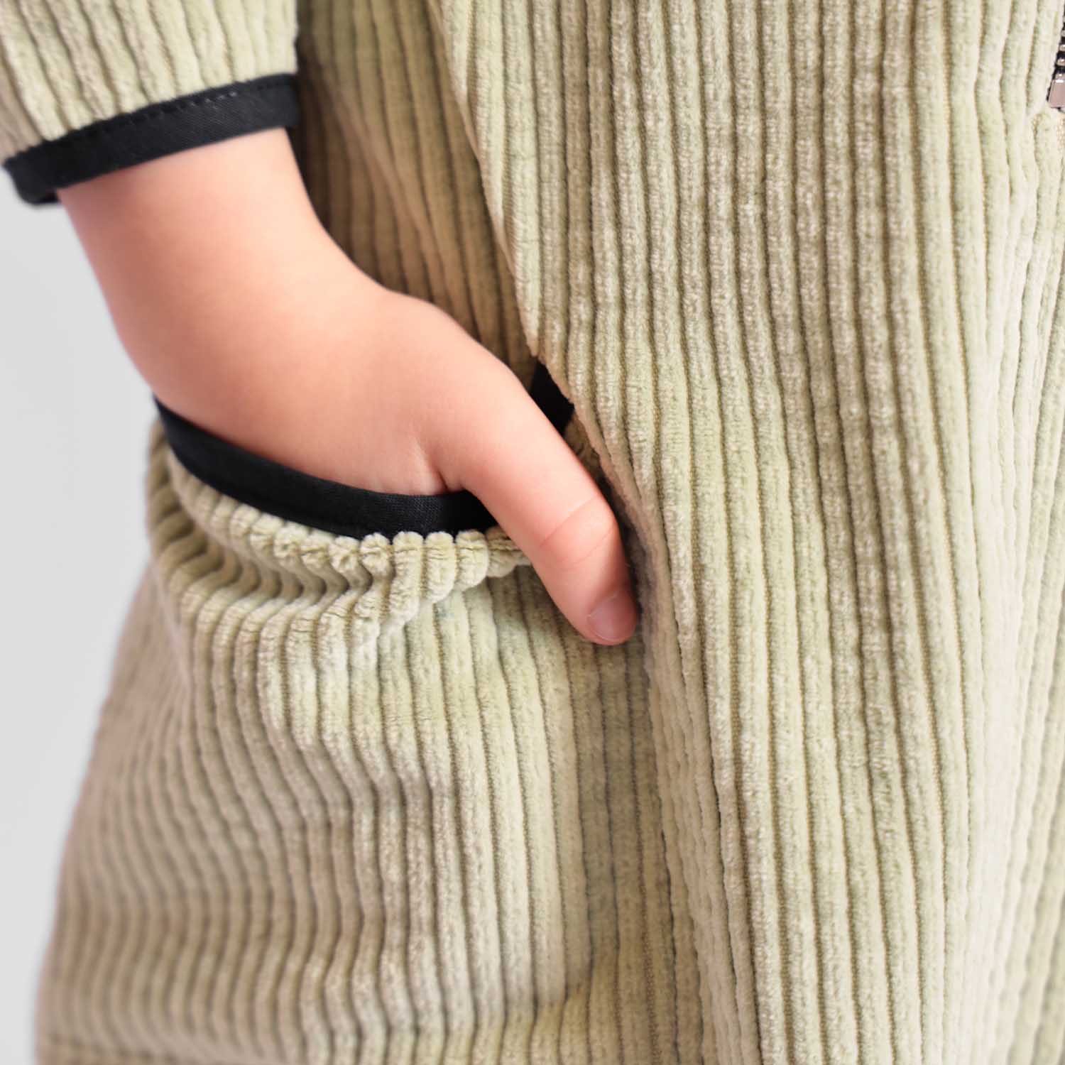 Girls Green Velvet Dress-2