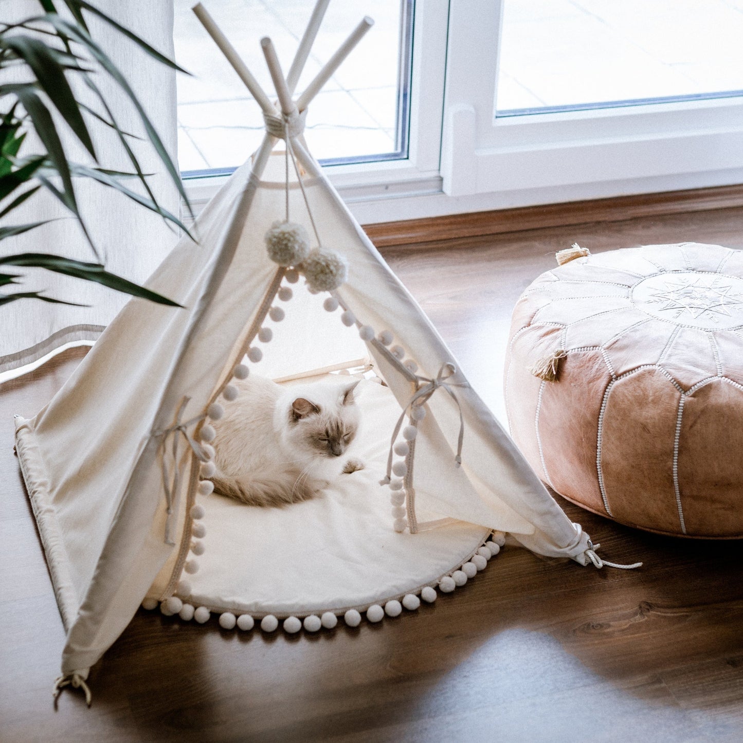 MINICAMP Dog Teepee & Large Cat Tent in Ecru with Pompoms – Size M