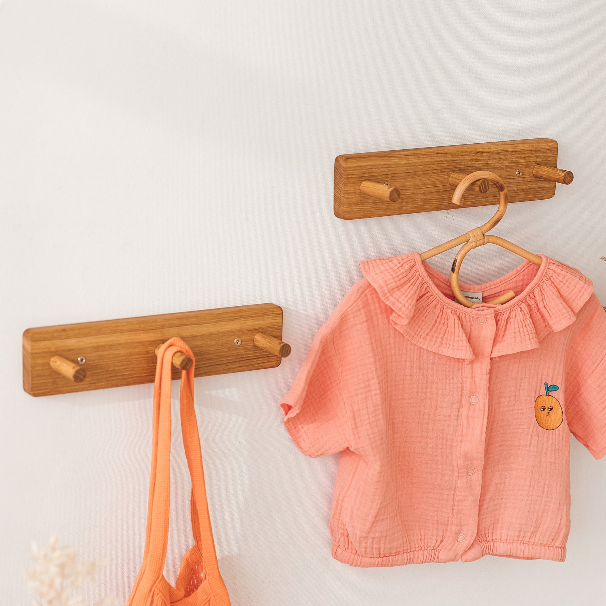 MINICAMP Kleiderbügel aus massiver Eiche | 2er-Pack