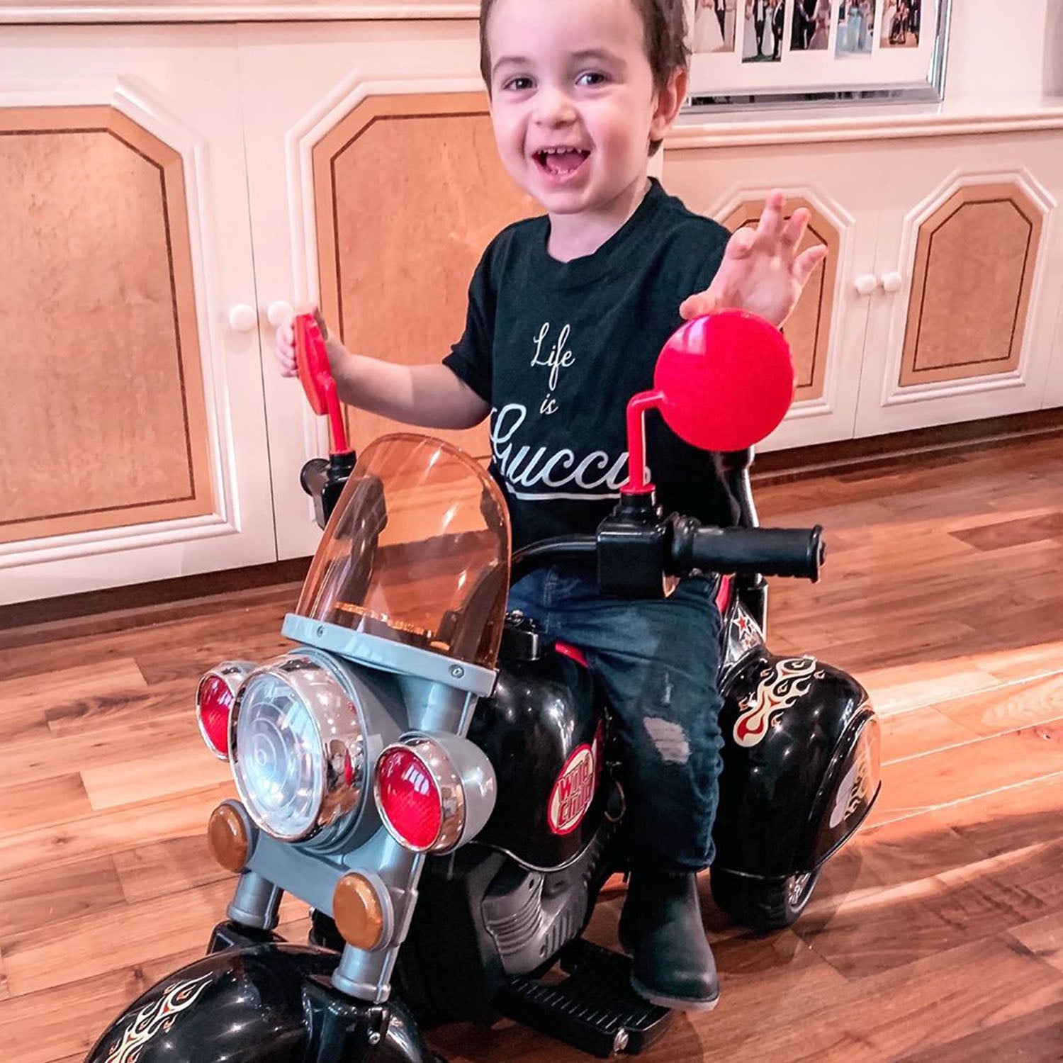 HOMCOM Electric Motorbike for Kids 6V Battery Powered Ride On Motorcycle with Lights and Sounds for 3-6 Years, Black-0