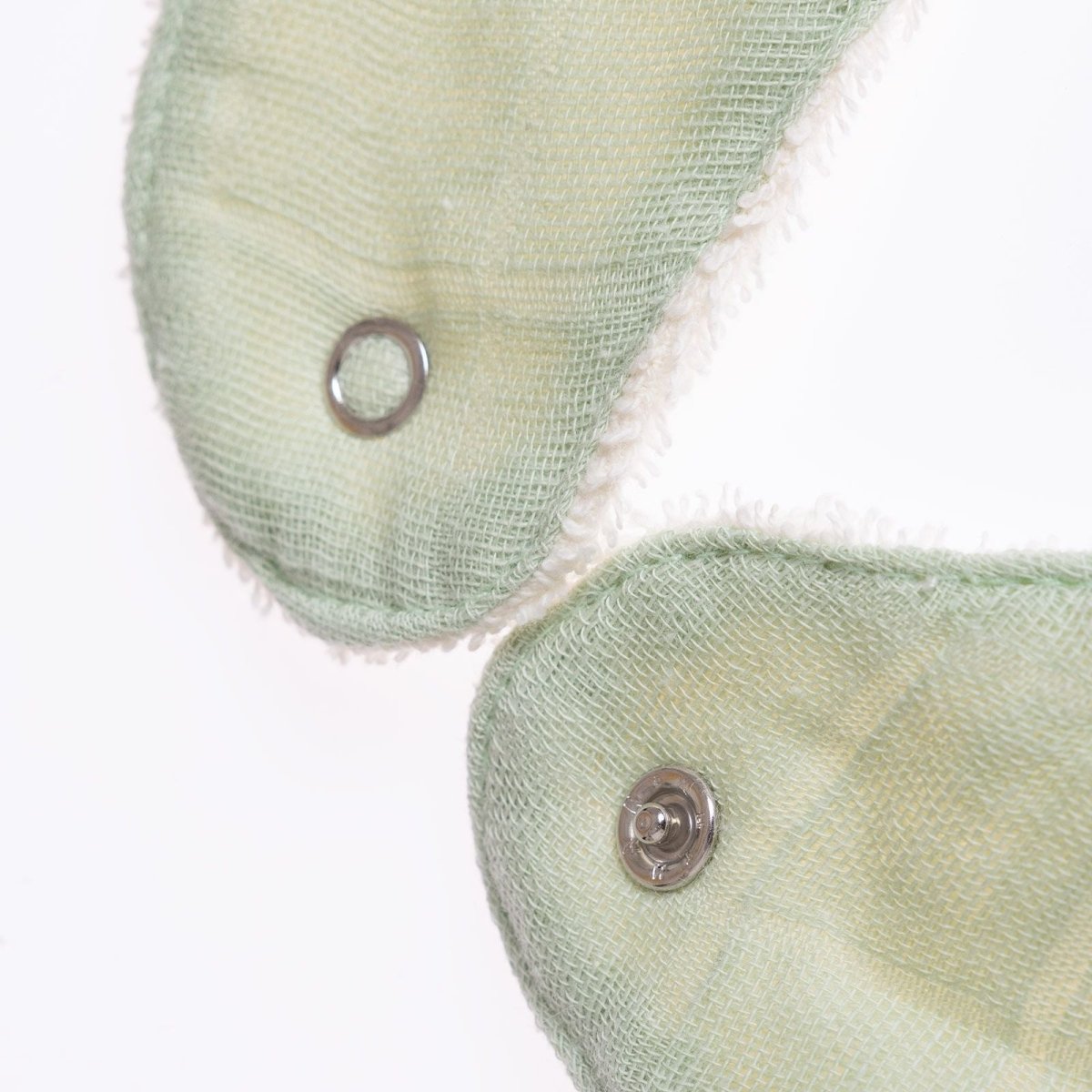 baby me Muslin Dribble Bib Green - mezetto