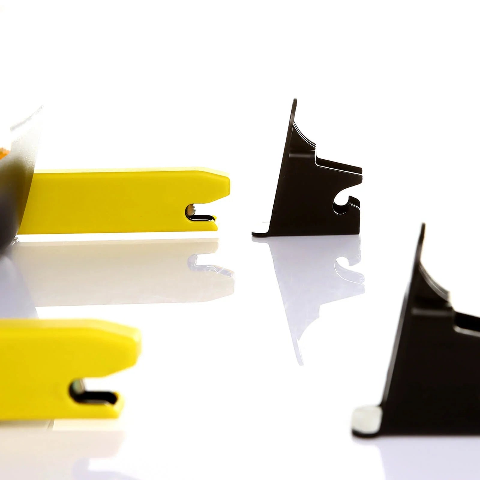 baby plus Orbitfix Group 0/1 Baby Car Seat - Black Red - mezetto