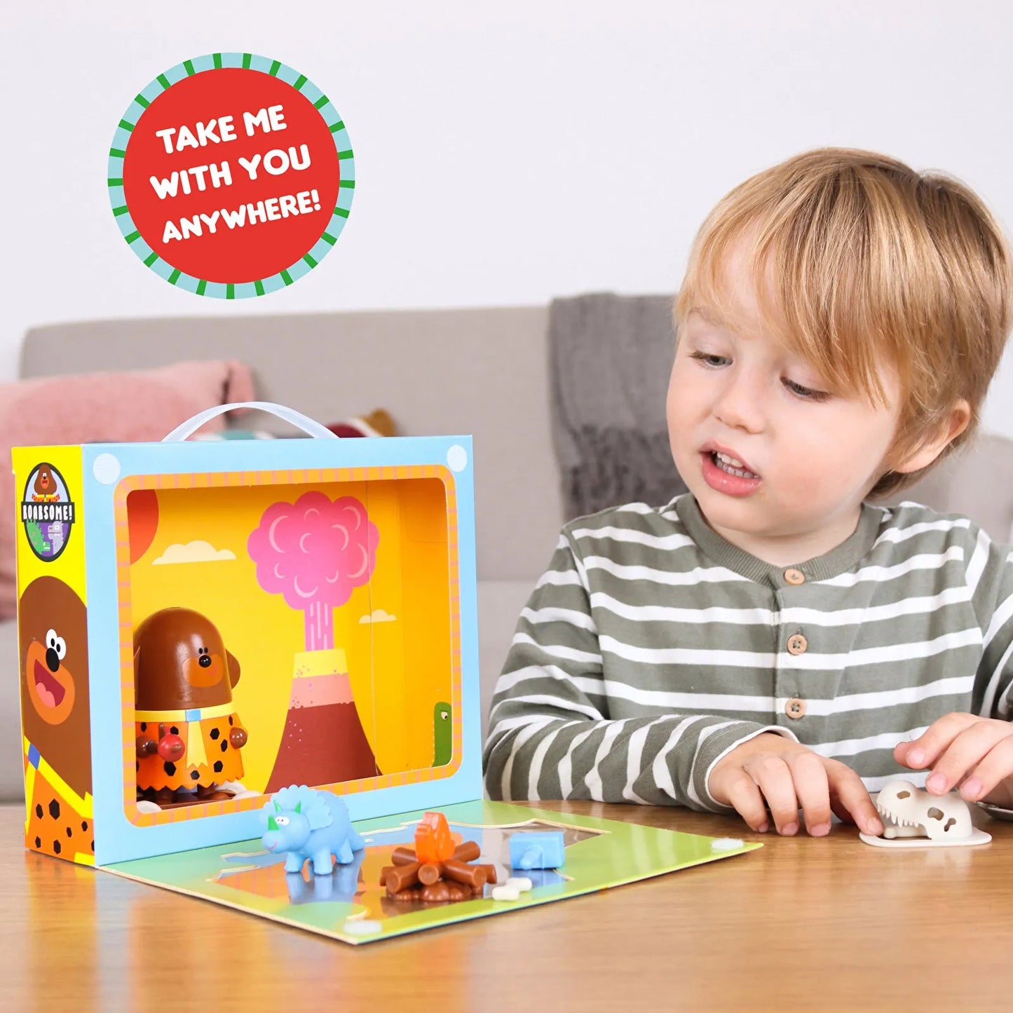 Hey Duggee Secret Surprise Take and Play Set Dinosaurs with Duggee