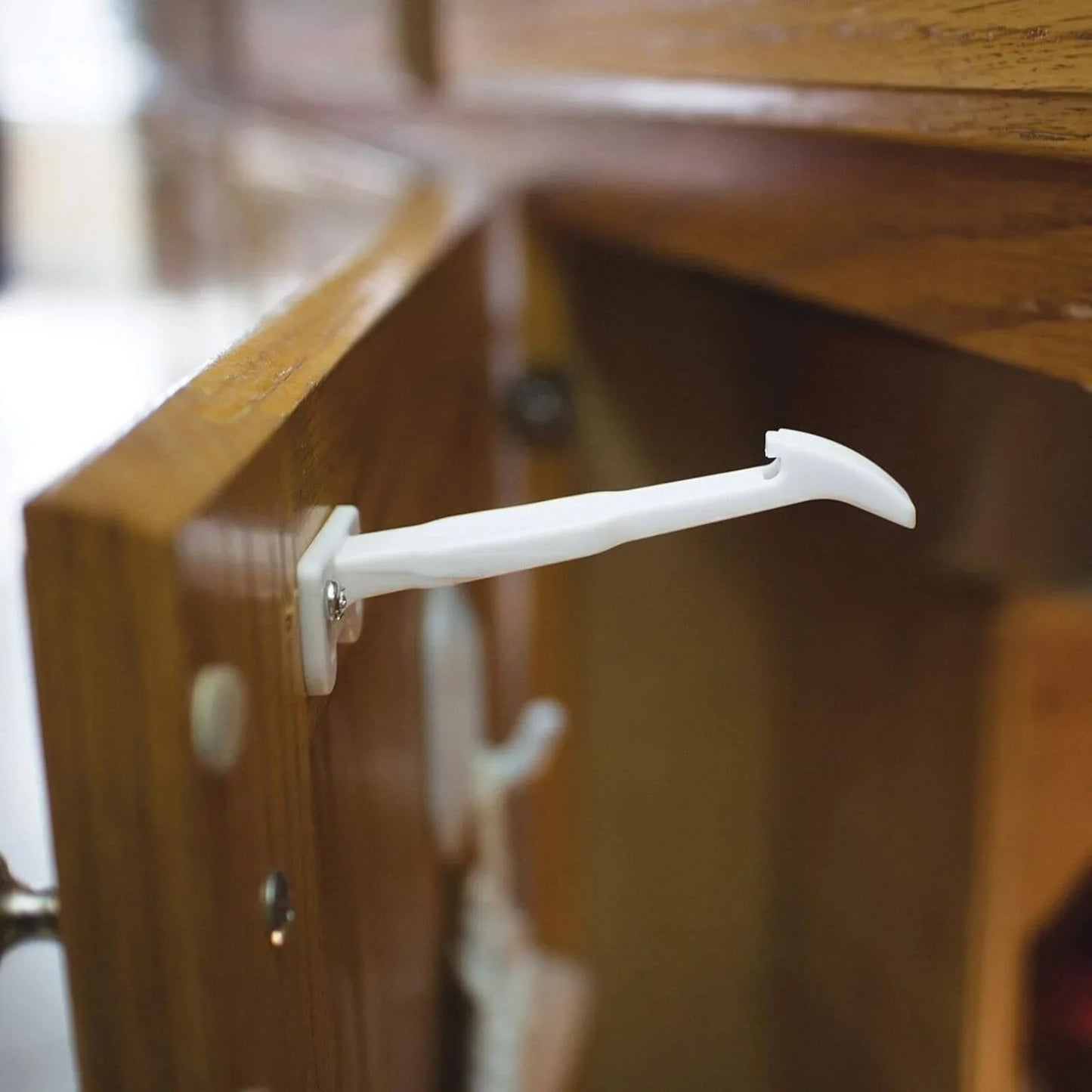 Dreambaby Wide-Grip Safety Catches 14 pcs & Socket Covers 12 pcs