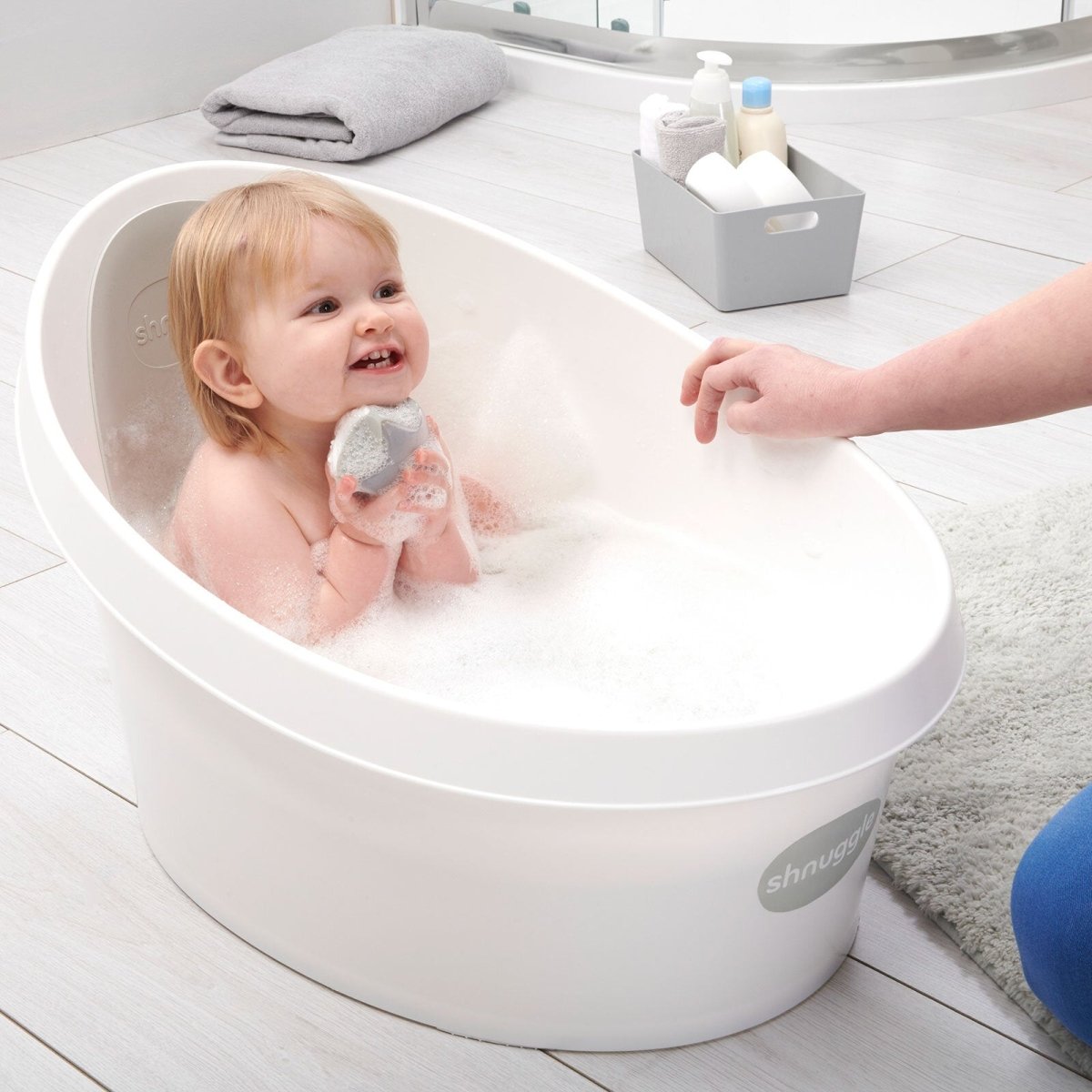Shnuggle Toddler Bath Tub - White With Light Grey Backrest