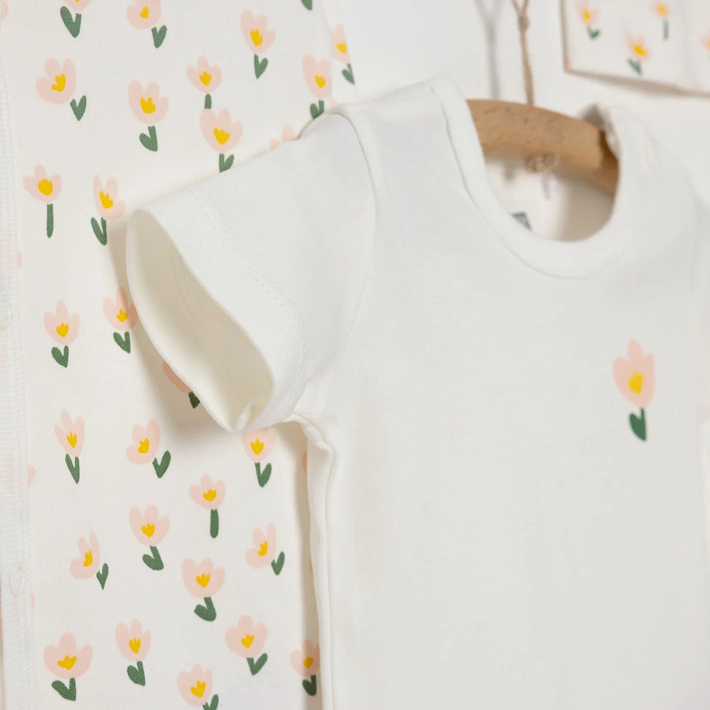 HelloBaby Girl Newborn Set 4 pcs - Pink