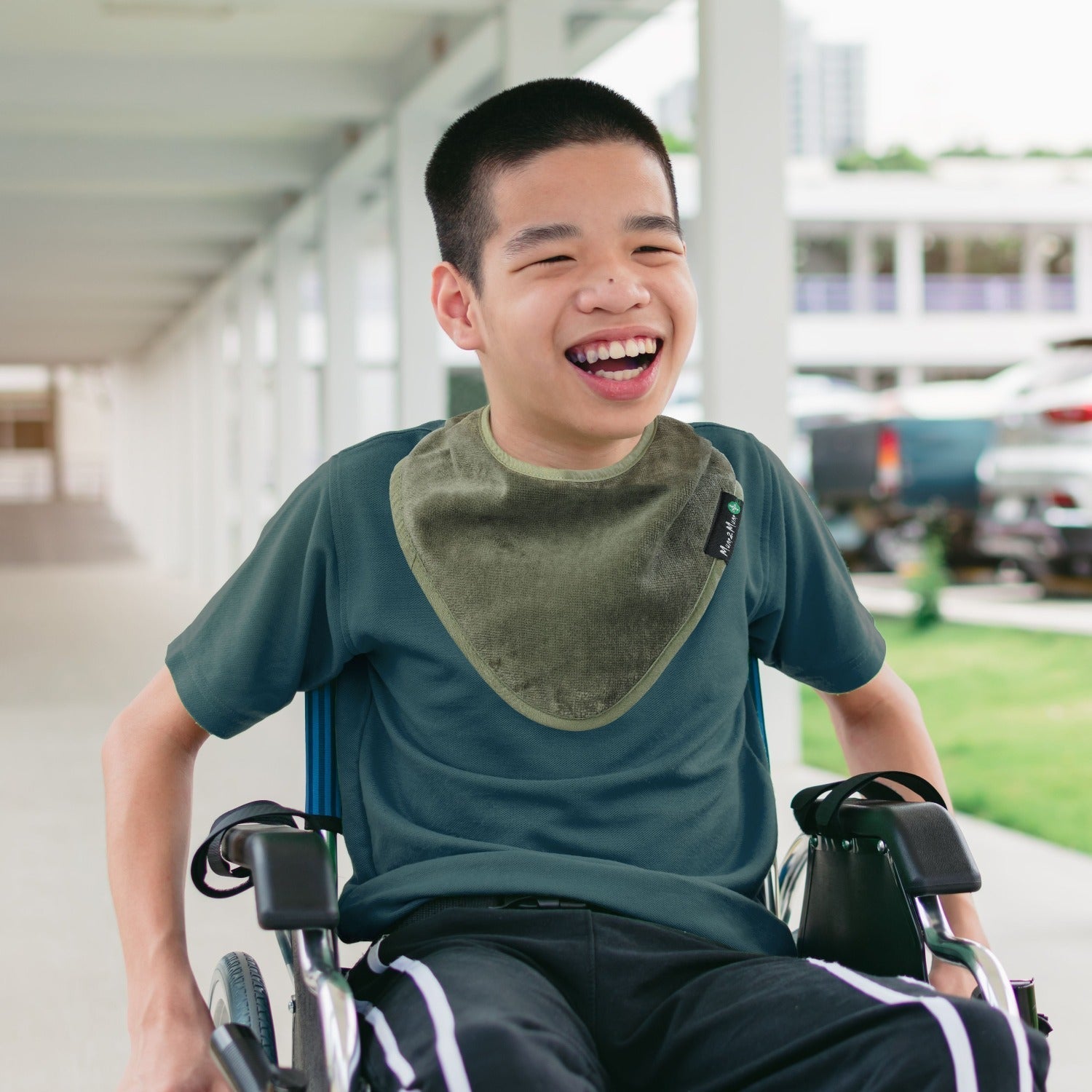 Mum 2 Mum PLUS Youth Disability Bib ages 5 - 15 years - 14 Colours - mezetto Baby&More Baby&More